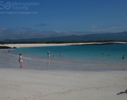 A day to swim in a beach of Galapagos Islands